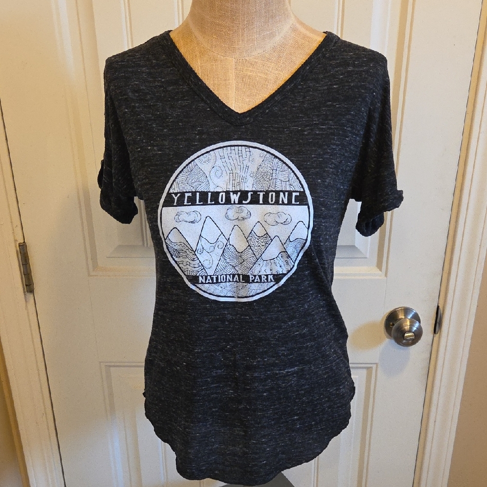 Yellowstone National Park Graphic Heather Gray T-Shirt